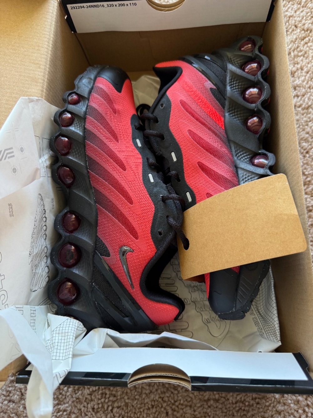 Nike Air Max Dn GS Black University Red Size 5.5Y/7W